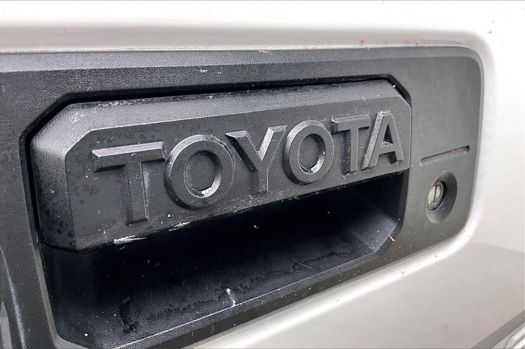 Used 2022 Toyota Tacoma SR5 image 10