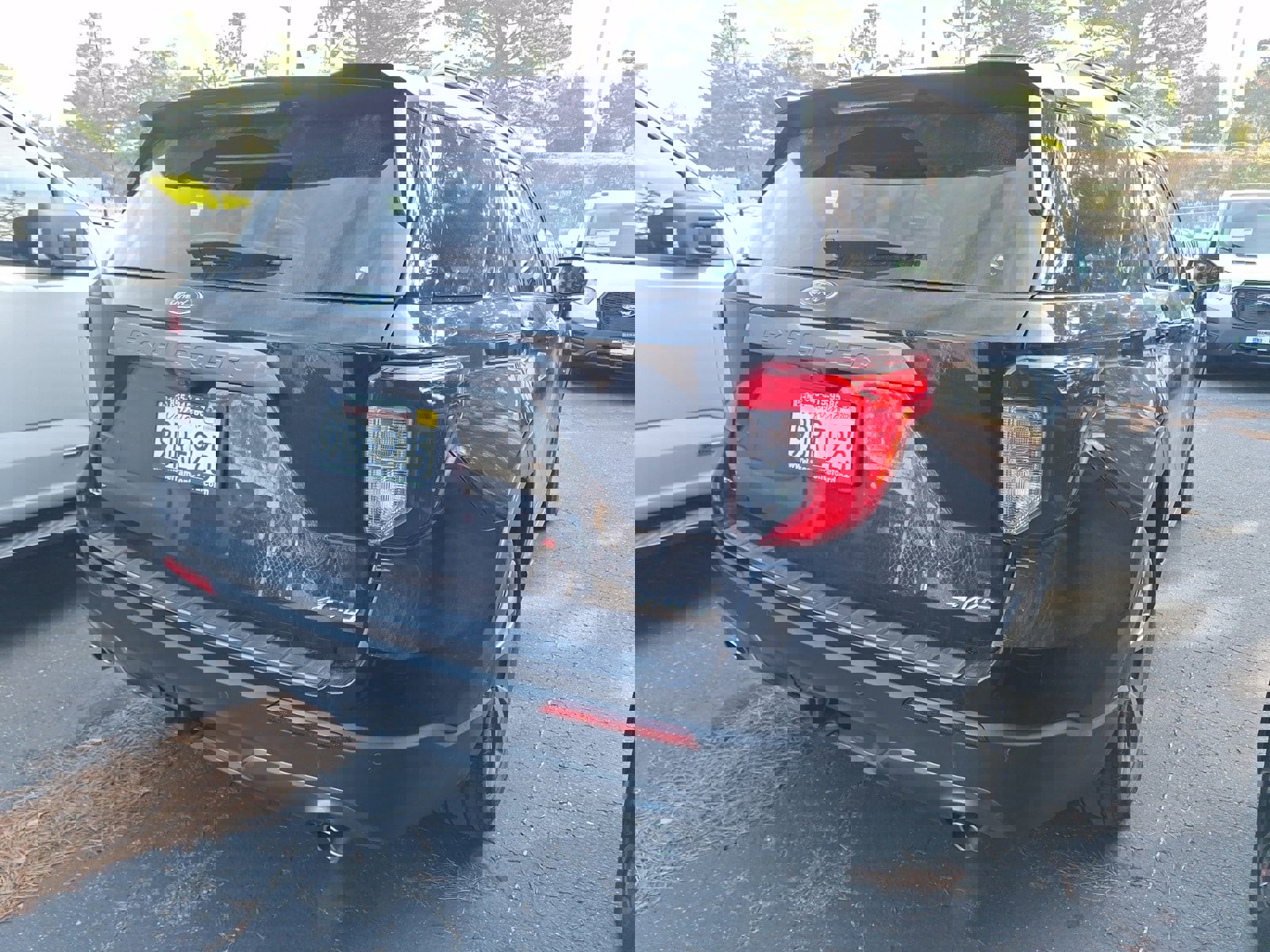 Certified 2022 Ford Explorer XLT w/ Equipment Group 202A image 5