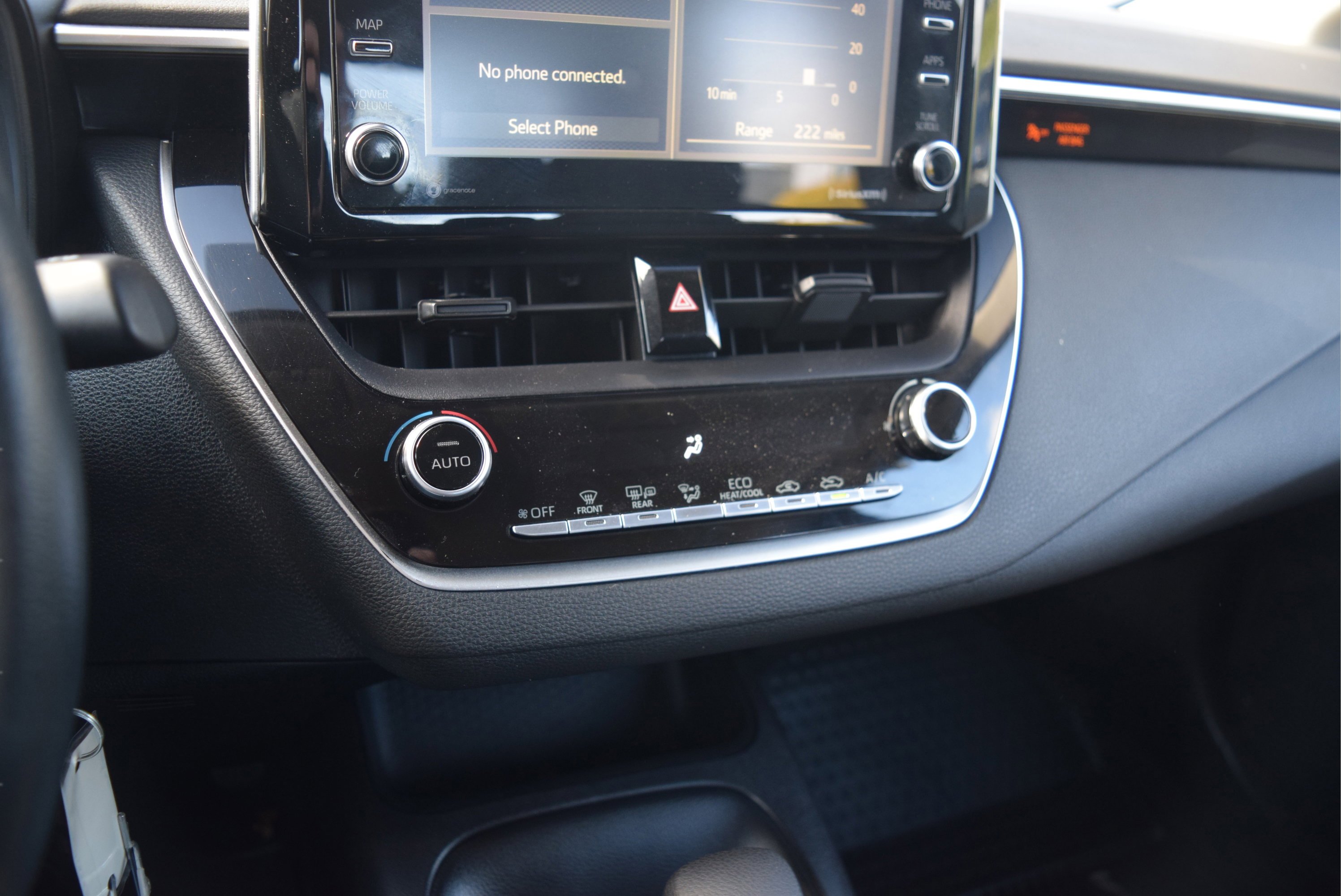 Used 2021 Toyota Corolla LE FWD image 14