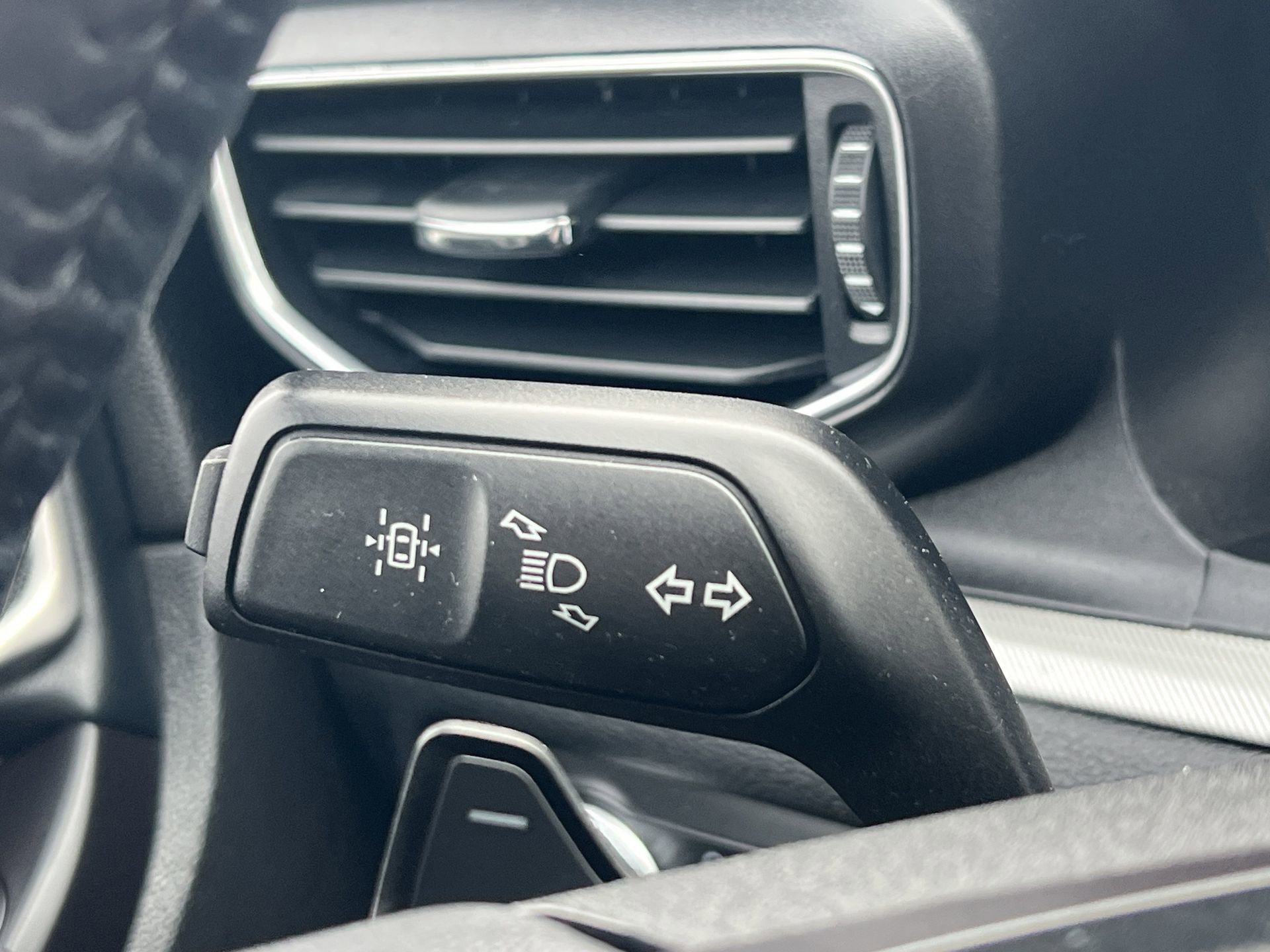 Certified 2020 Ford Explorer XLT w/ Equipment Group 202A image 14