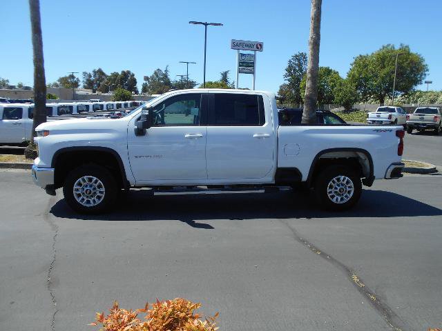 Used 2024 Chevrolet Silverado 2500 LT AWD/4WD image 4