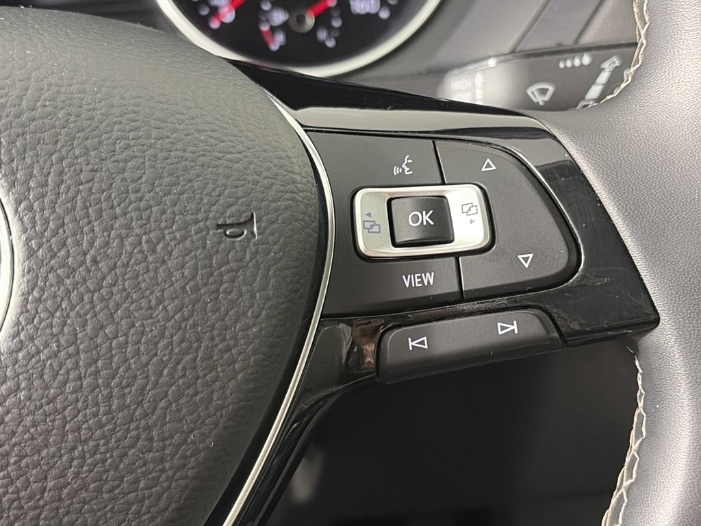 Used 2021 Volkswagen Tiguan SE image 18