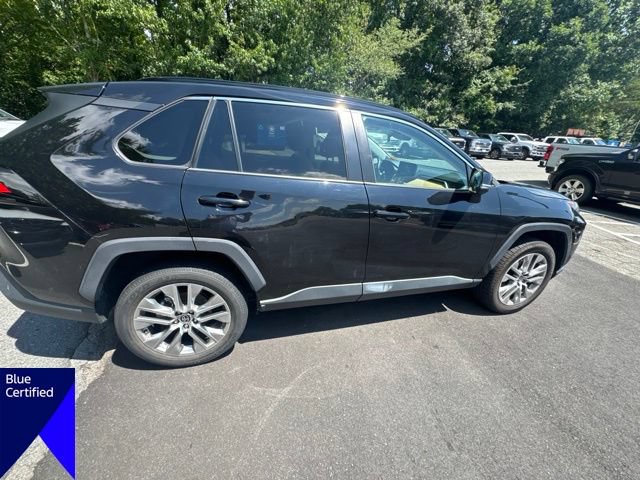 Used 2022 Toyota RAV4 XLE Premium FWD image 5