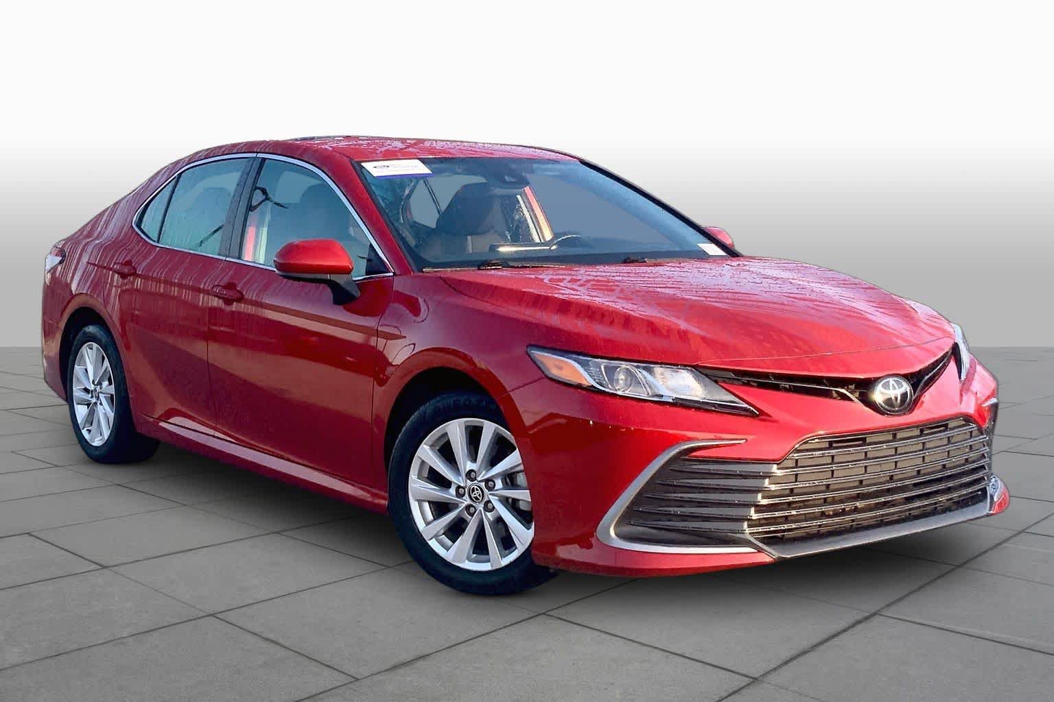 Used 2024 Toyota Camry LE FWD image 3