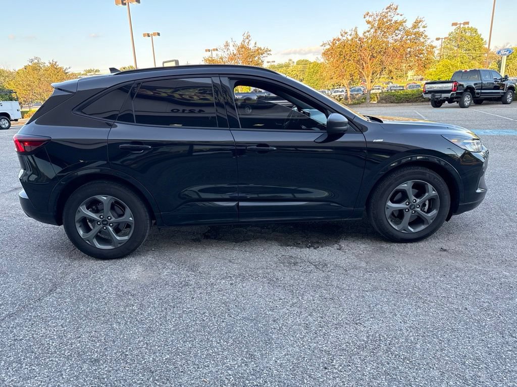 Certified 2023 Ford Escape ST-Line w/ Tech Pack #1 FWD image 12