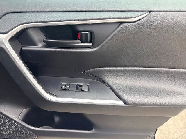 Used 2022 Toyota RAV4 LE FWD image 34