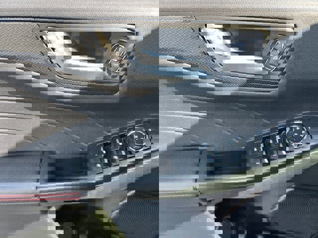 Certified 2024 Ford Escape ST-Line Select image 11