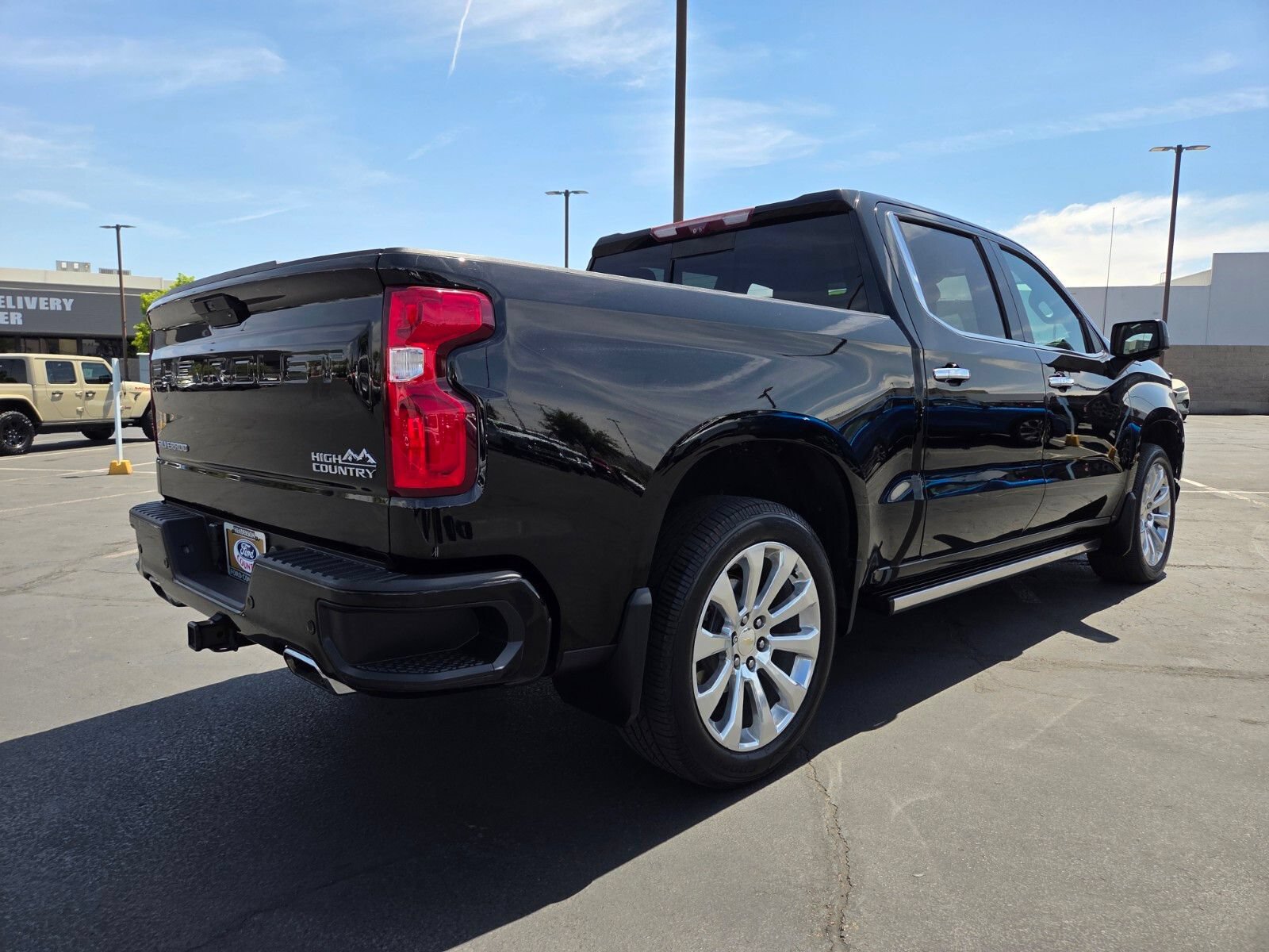 Used 2021 Chevrolet Silverado 1500 High Country w/ Technology Package AWD/4WD image 6