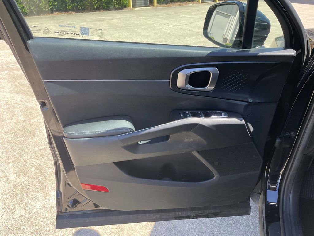 Used 2022 Kia Sorento S FWD image 15