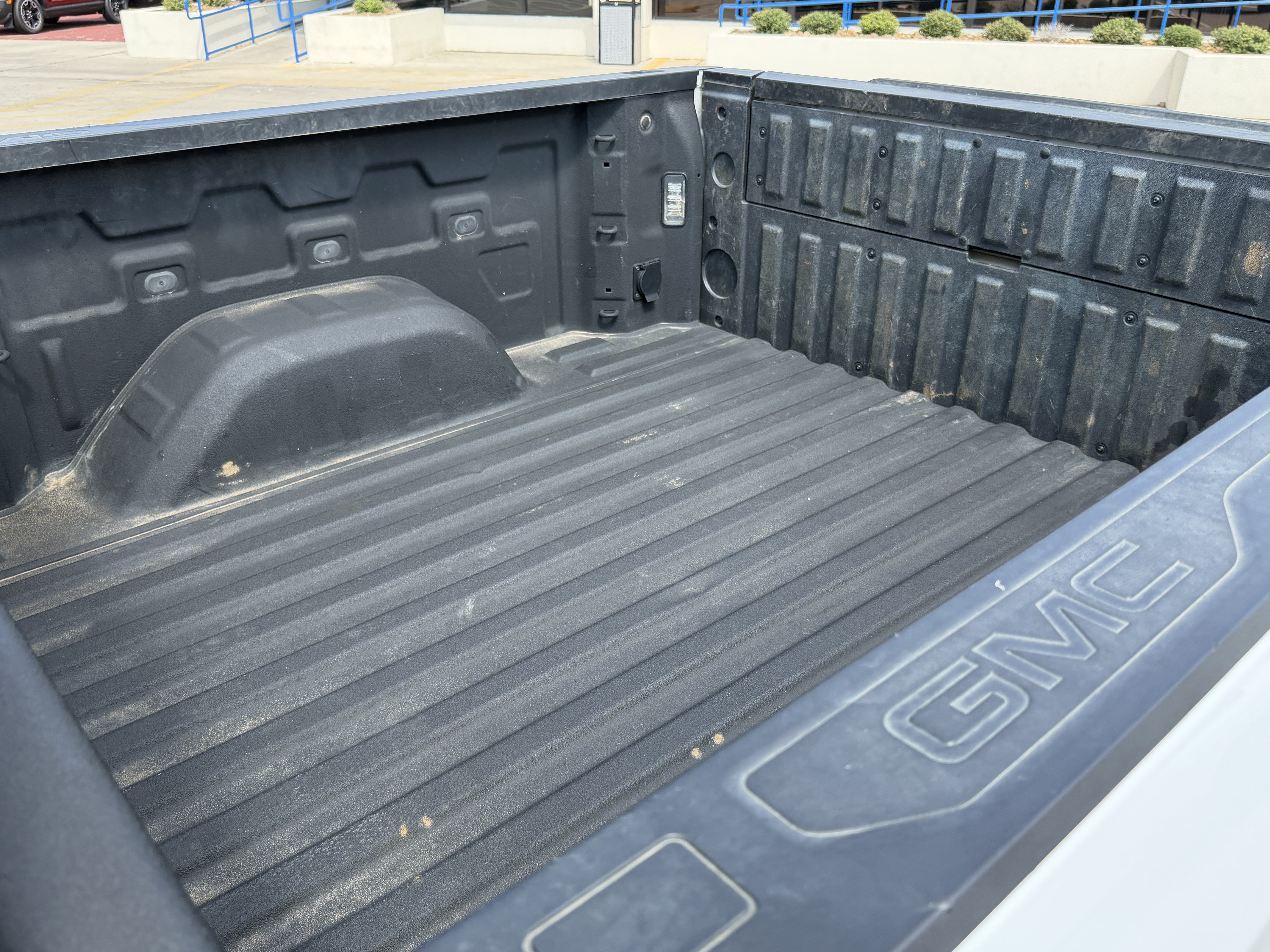 Used 2025 GMC Sierra 1500 AT4 AWD/4WD image 14