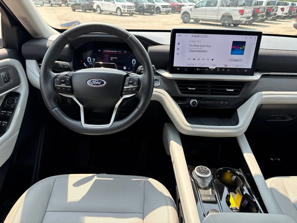 Certified 2026 Ford Explorer Platinum w/ LUX Leather Package AWD/4WD image 9