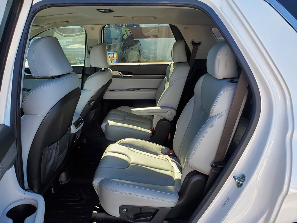 Used 2022 Hyundai Palisade SEL w/ Premium Package FWD image 7