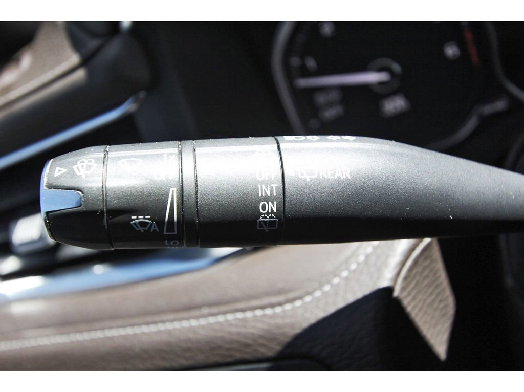 Used 2021 GMC Yukon XL Denali w/ Denali Premium Package image 17