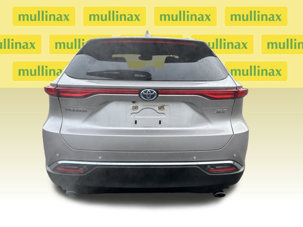 Used 2023 Toyota Venza XLE image 30