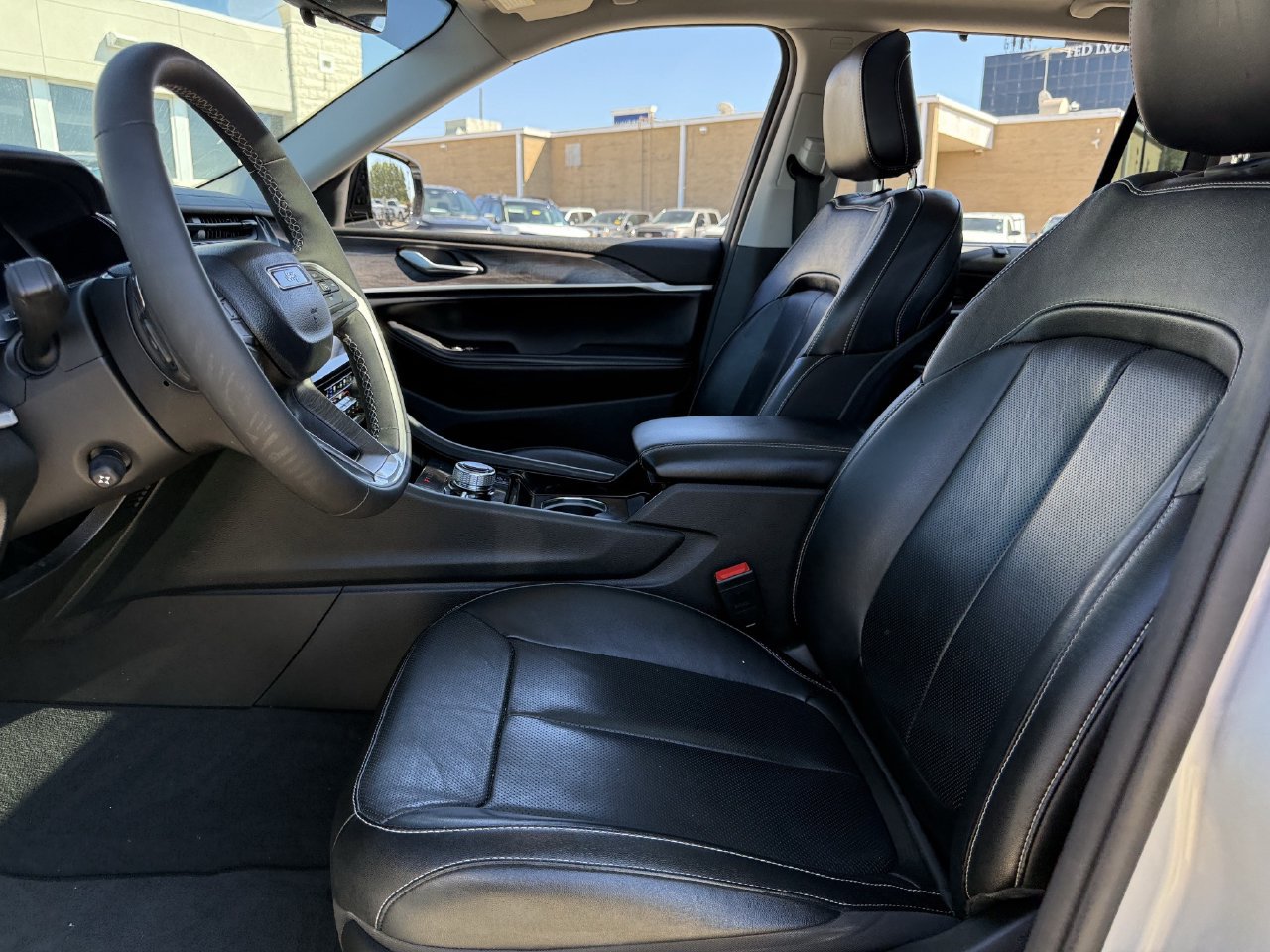 Used 2022 Jeep Grand Cherokee Limited 4xe w/ Luxury Tech Group II AWD/4WD image 26