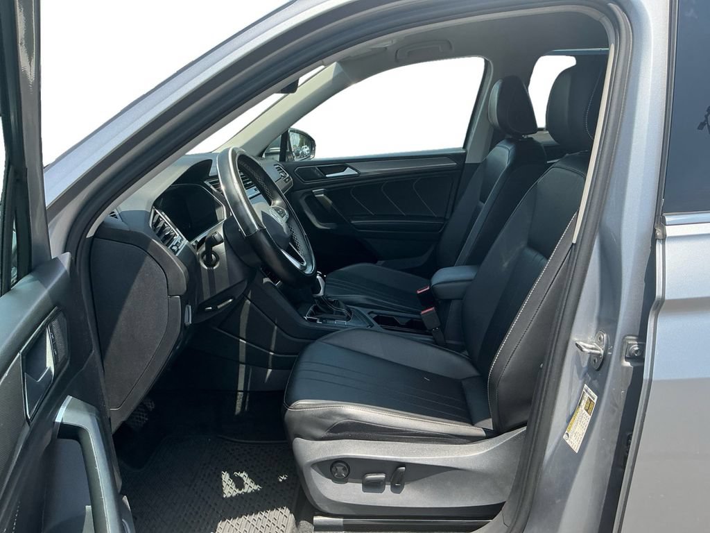 Used 2024 Volkswagen Tiguan SE FWD image 14