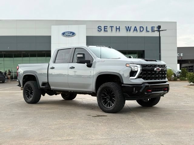 Used 2024 Chevrolet Silverado 2500 ZR2 w/ Technology Package AWD/4WD image 1