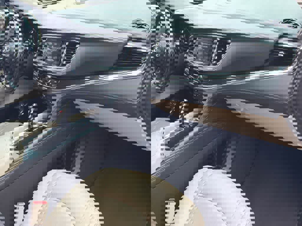 Used 2018 Buick Enclave Premium image 13