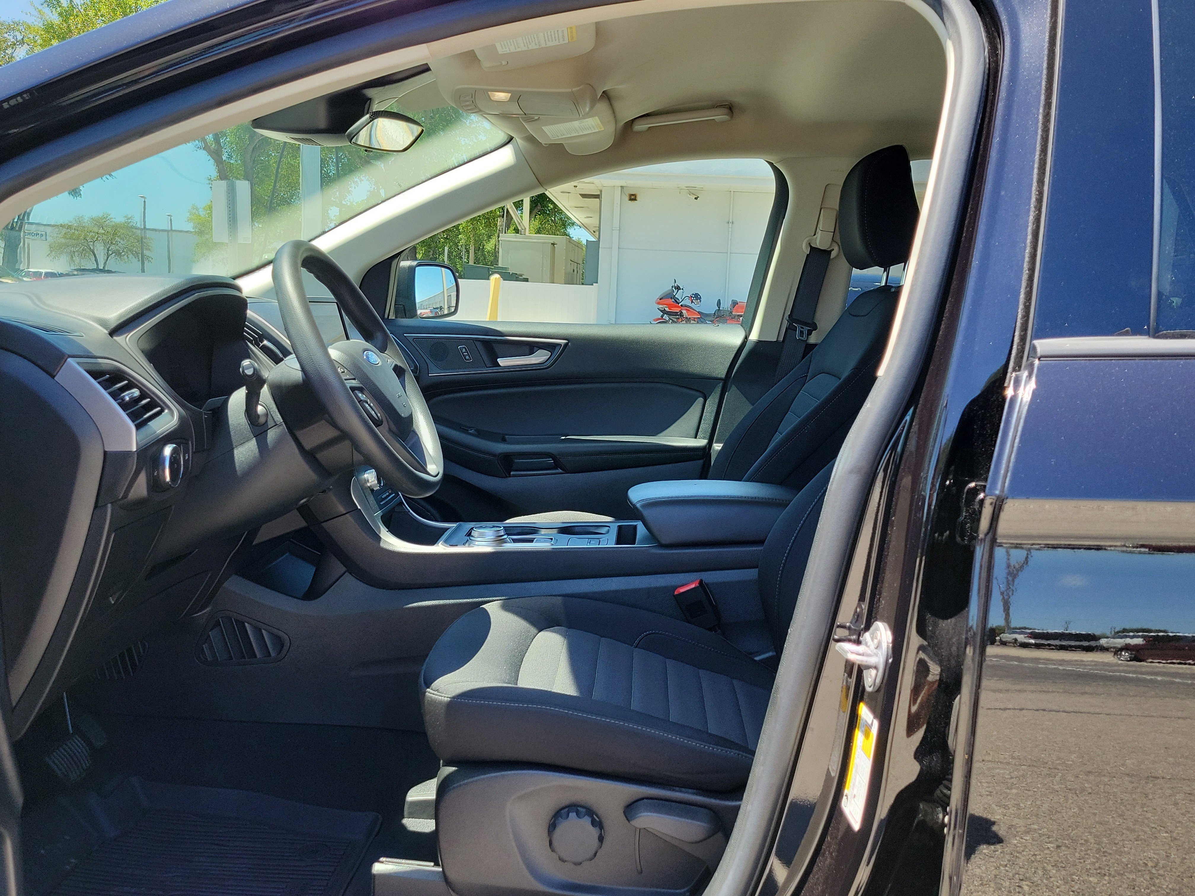 Certified 2024 Ford Edge SE image 20