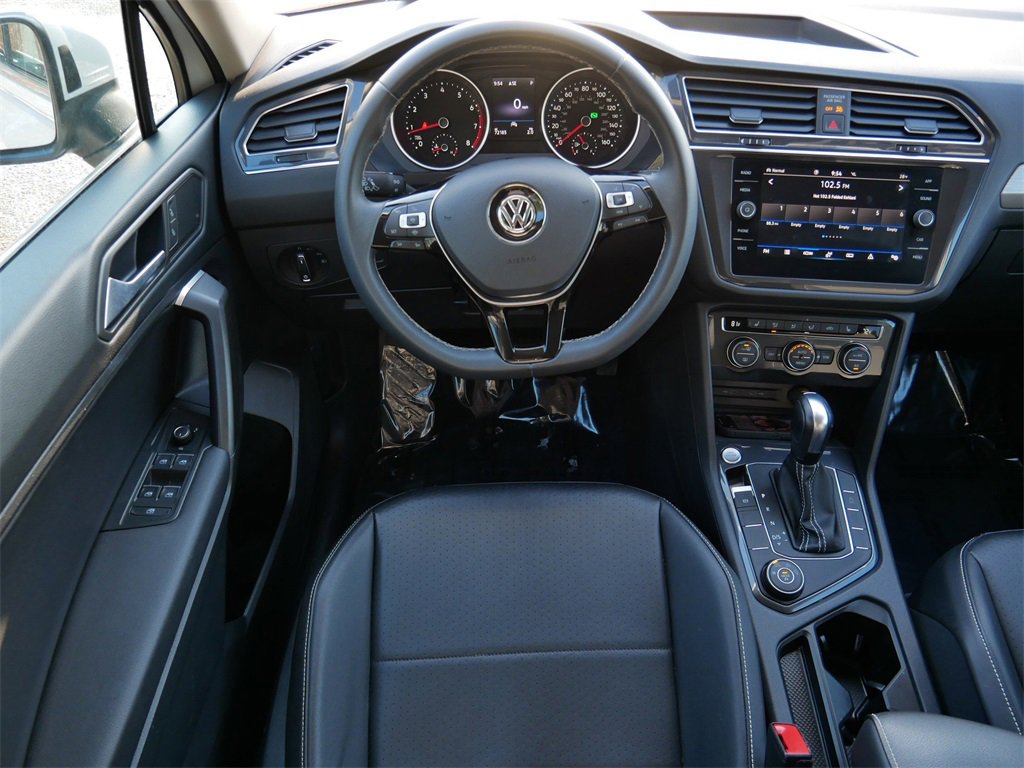 Used 2021 Volkswagen Tiguan SE image 12