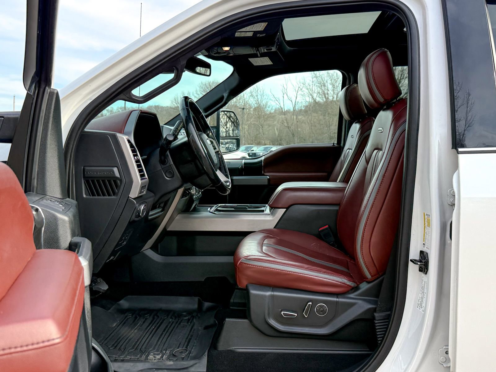 Certified 2019 Ford F250 Platinum w/ Platinum Ultimate Package image 18