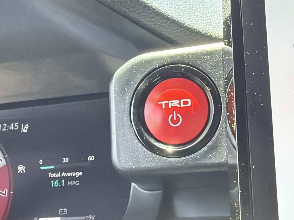 Used 2025 Toyota Tacoma TRD Off-Road AWD/4WD image 25