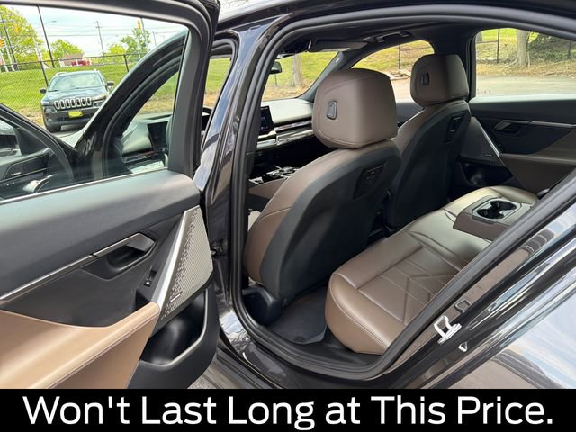 Used 2025 BMW i5 xDrive40 w/ Premium Package AWD/4WD image 27