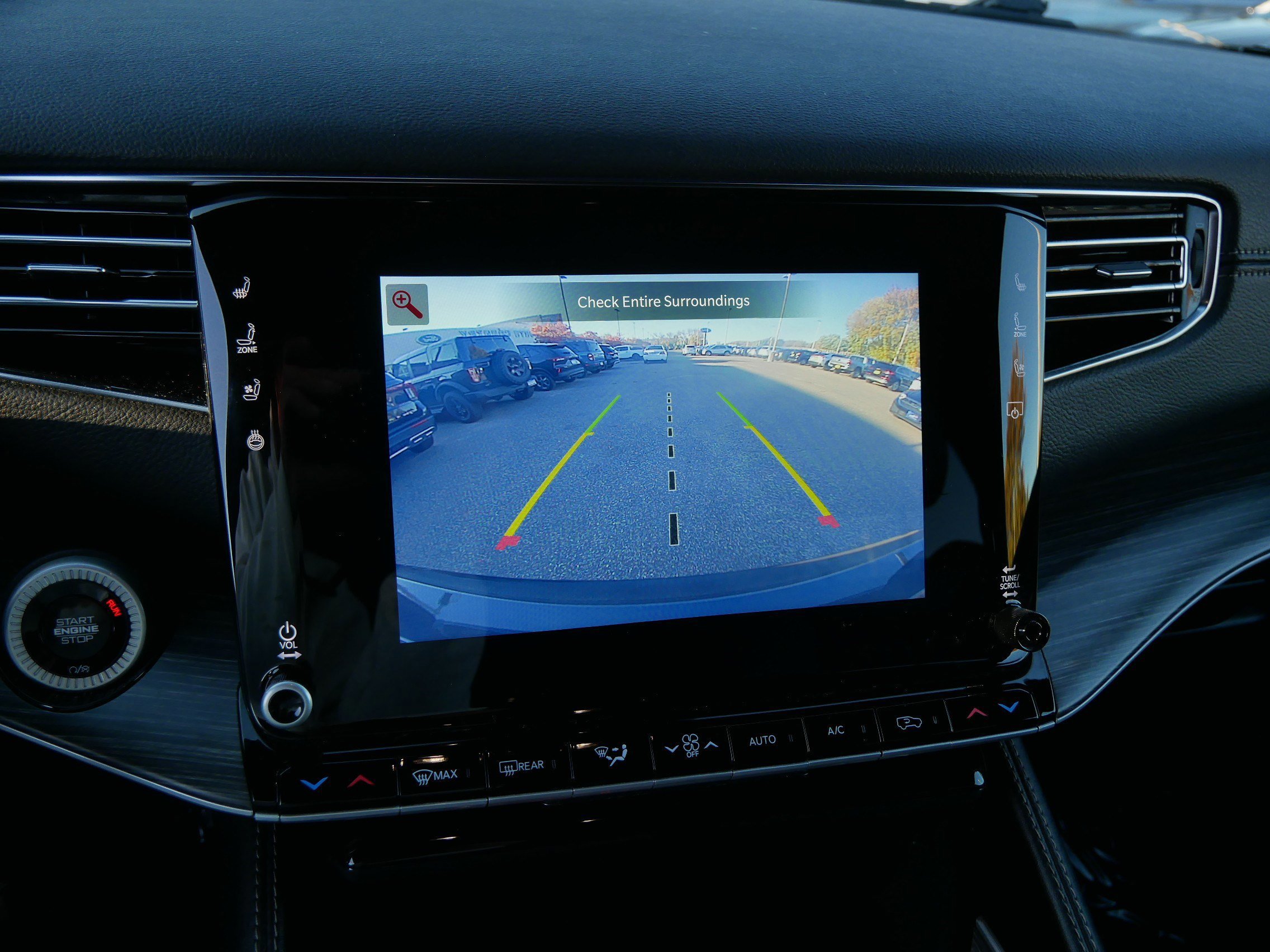 Used 2024 Jeep Wagoneer L Series II w/ Flexible Seating Group image 34