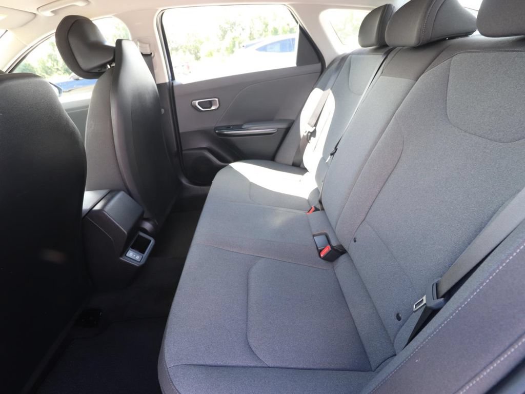Used 2025 Kia K4 FWD image 9
