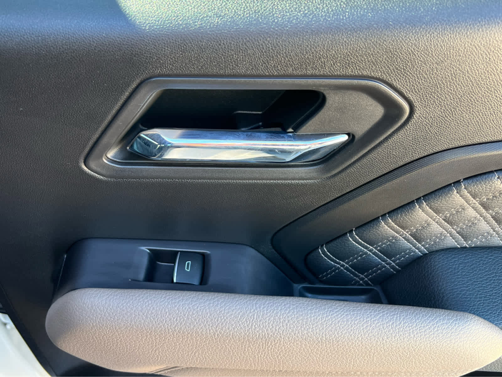 Used 2023 GMC Canyon Denali image 22