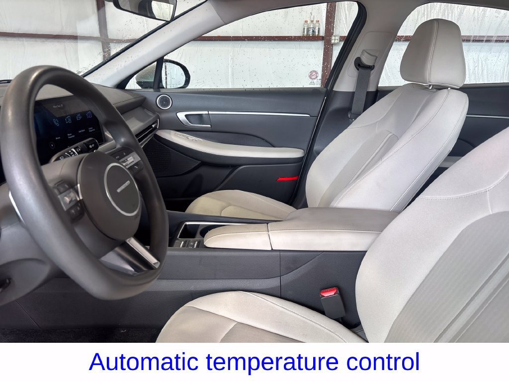 Used 2025 Hyundai Sonata SEL FWD image 27