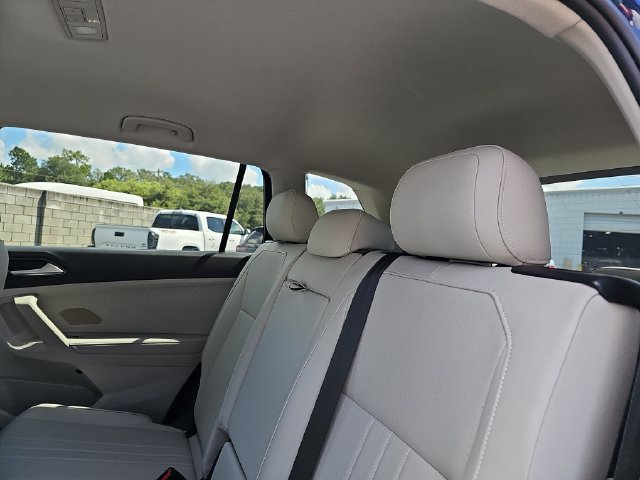 Used 2023 Volkswagen Tiguan SE FWD image 16