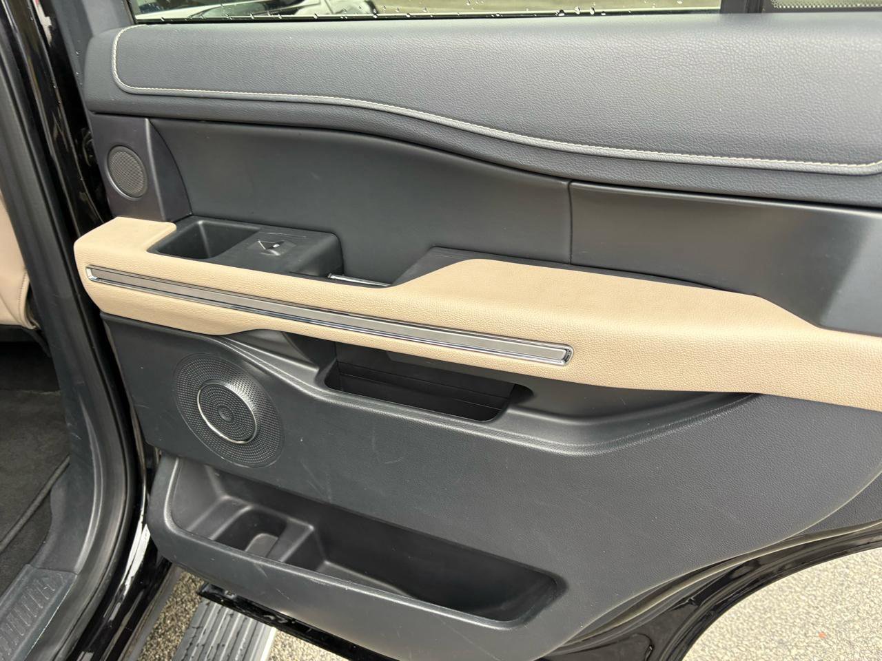 Certified 2024 Ford Expedition Limited image 61