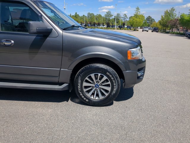 Certified 2017 Ford Expedition XLT w/ Equipment Group 202A AWD/4WD image 11