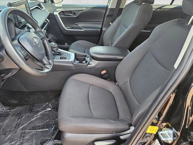Used 2021 Toyota RAV4 LE AWD/4WD image 15