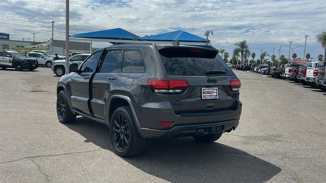Used 2017 Jeep Grand Cherokee Altitude AWD/4WD image 5
