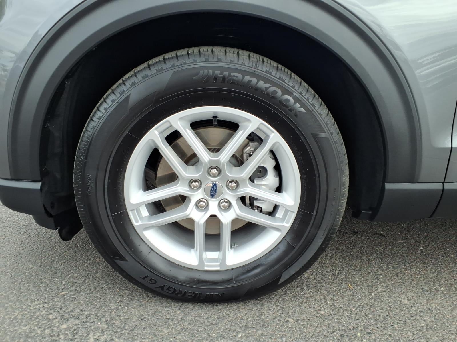 Certified 2026 Ford Explorer Active RWD image 9