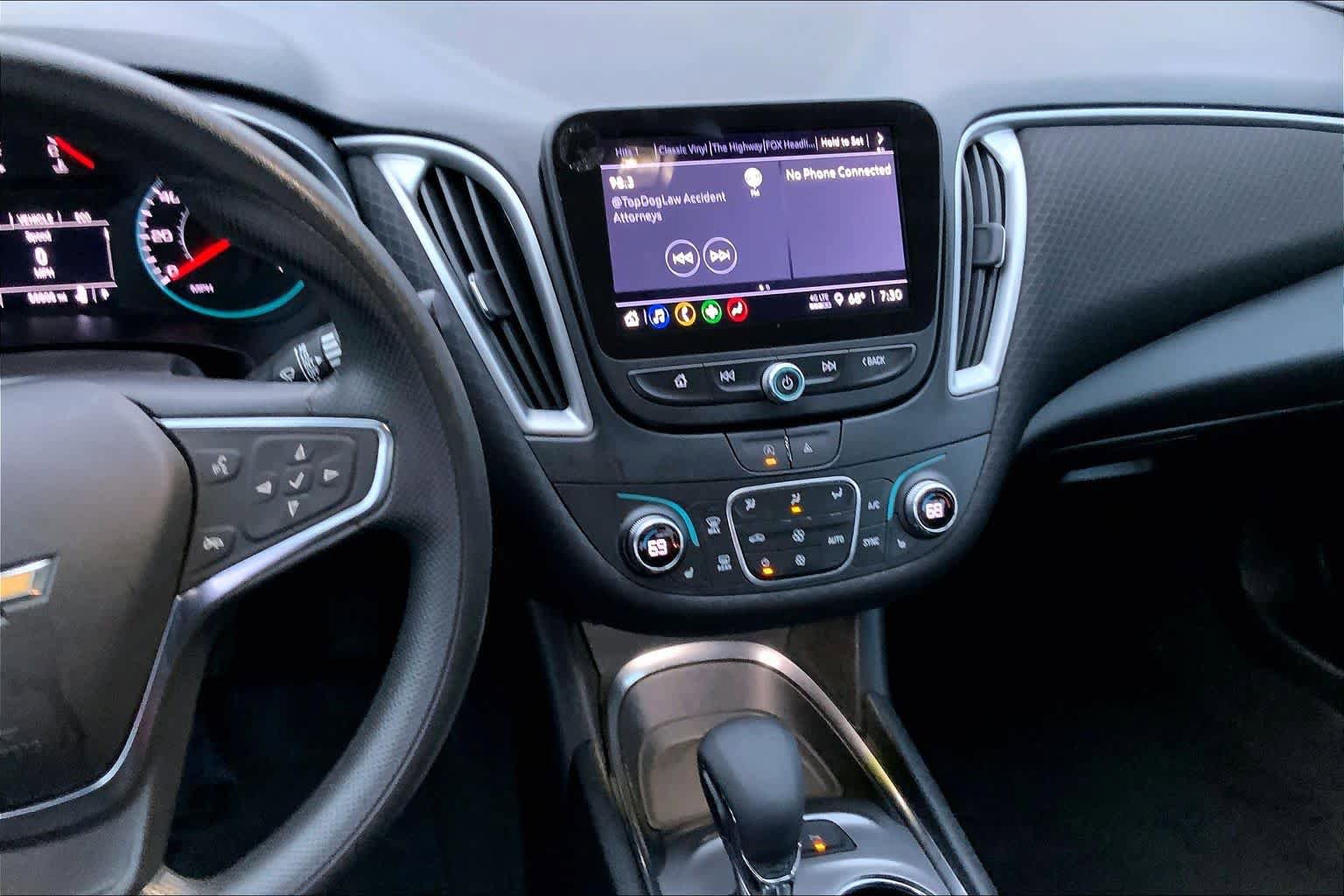 Used 2024 Chevrolet Malibu LT FWD image 7