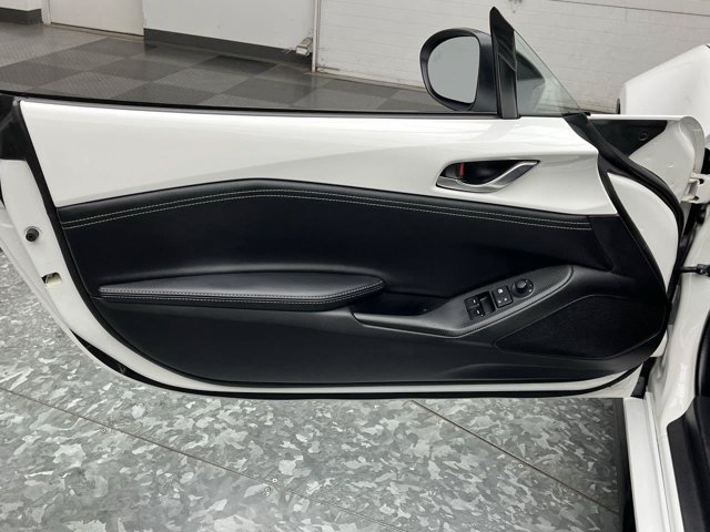 Used 2021 MAZDA MX-5 Miata RF Club w/ Appearance Package RWD image 6