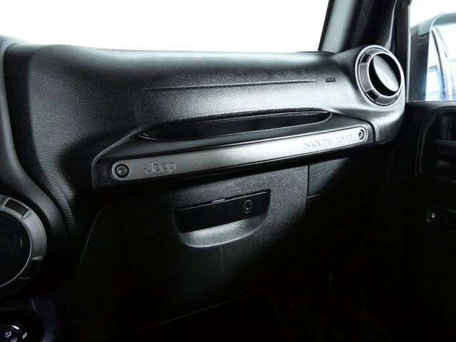 Used 2017 Jeep Wrangler Unlimited Sport image 21