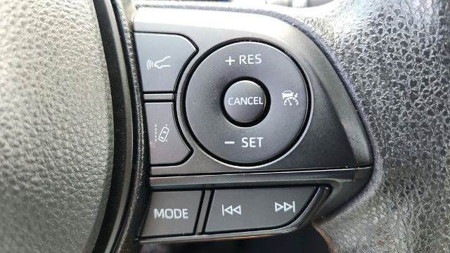 Used 2025 Toyota RAV4 XLE AWD/4WD image 24