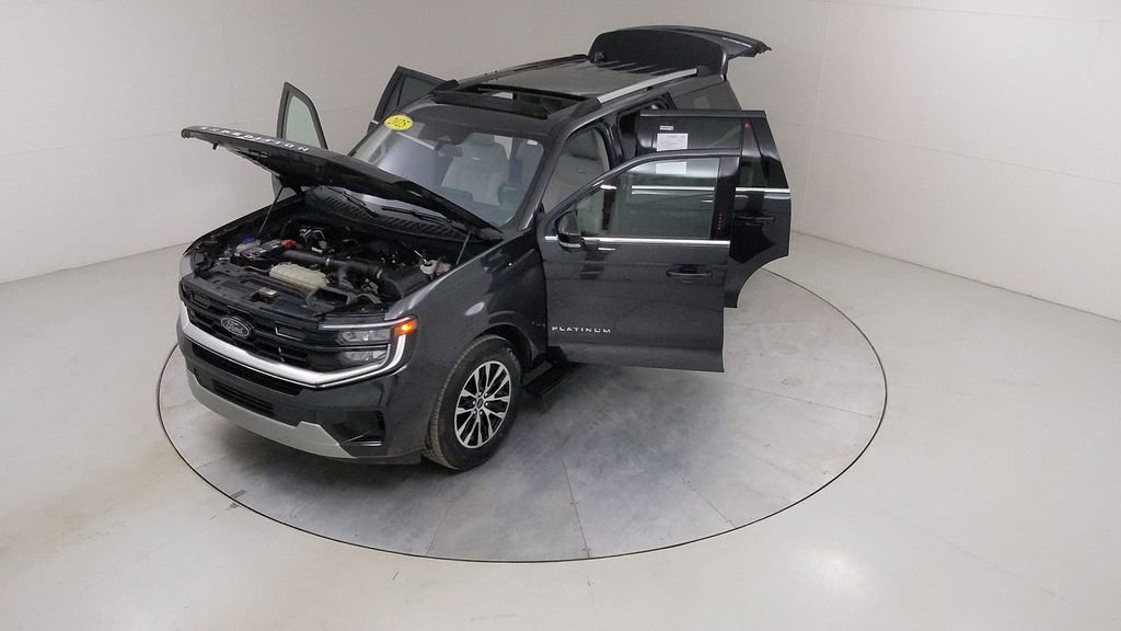 Certified 2025 Ford Expedition Platinum image 47