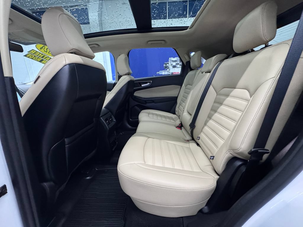 Certified 2024 Ford Edge SEL w/ Convenience Package AWD/4WD image 16