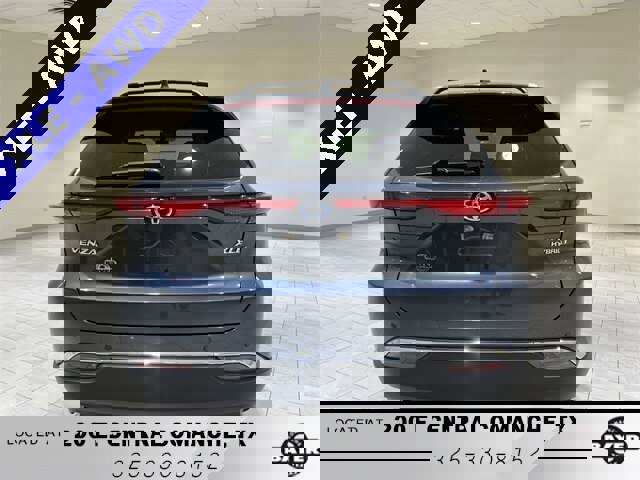 Used 2021 Toyota Venza XLE image 3