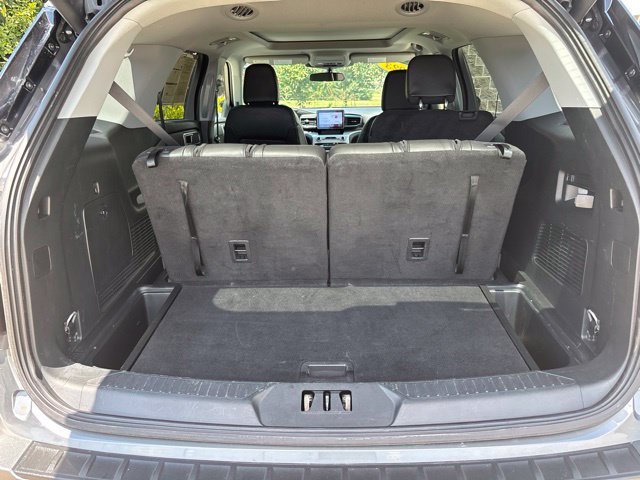Certified 2023 Ford Explorer XLT w/ Equipment Group 202A AWD/4WD image 13