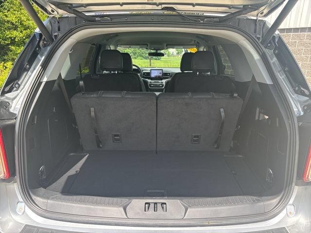 Certified 2024 Ford Explorer XLT w/ Equipment Group 202A AWD/4WD image 11
