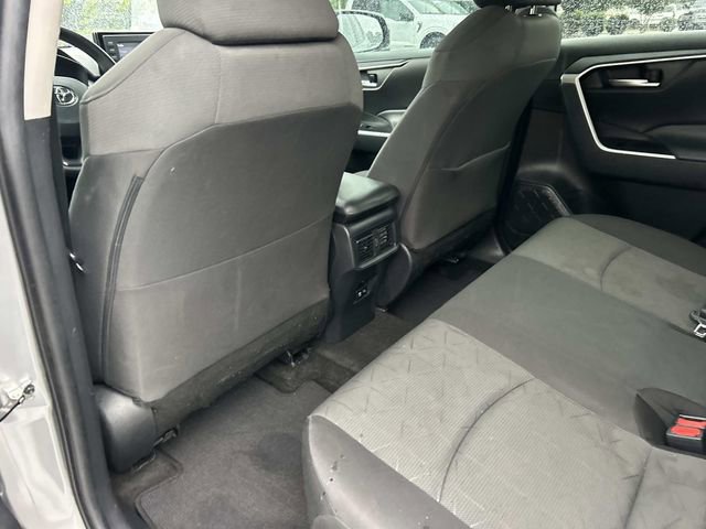 Used 2021 Toyota RAV4 XLE FWD image 18
