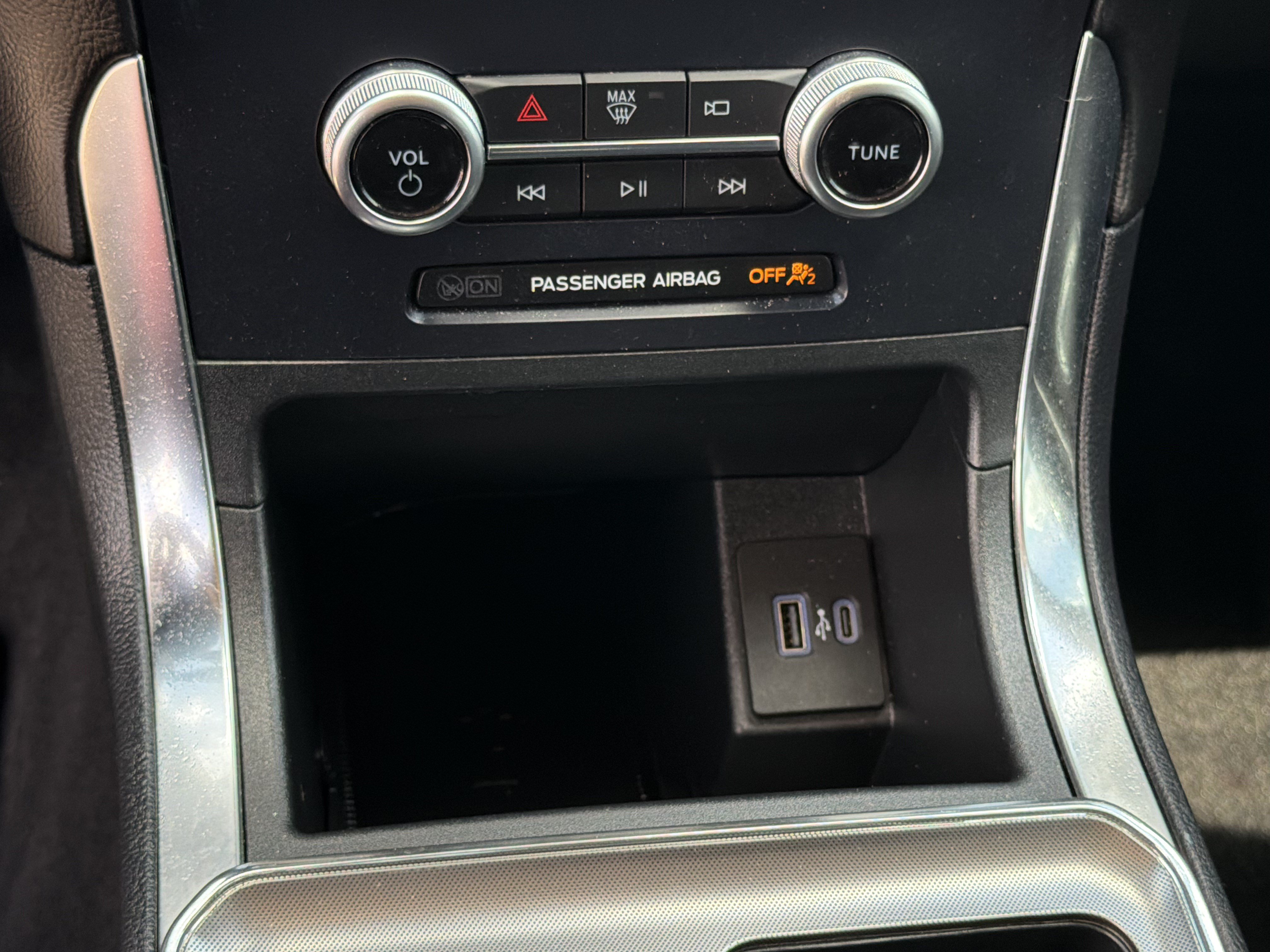 Certified 2024 Ford Edge Titanium AWD/4WD image 22