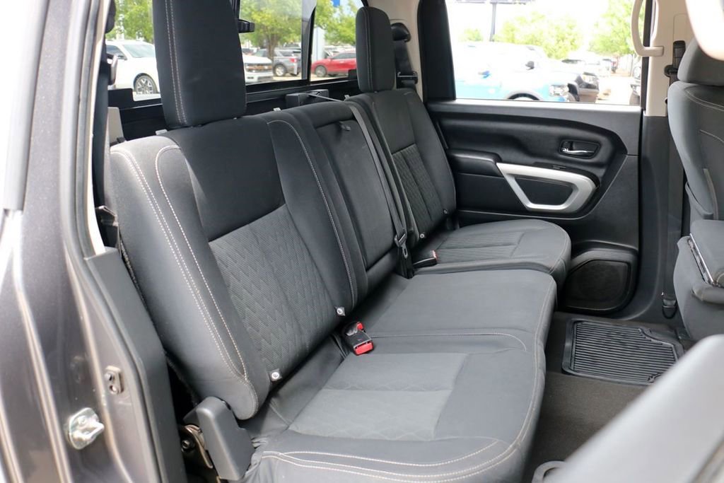 Used 2019 Nissan Titan SV AWD/4WD image 29