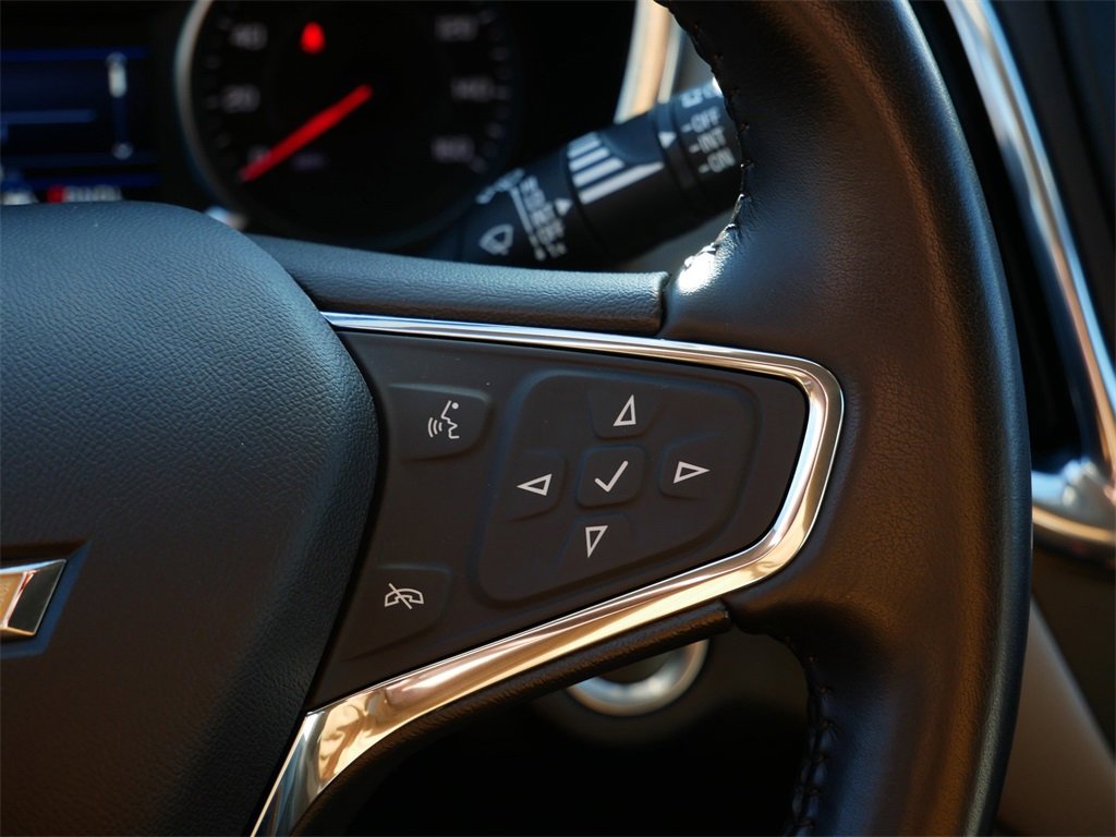 Used 2020 Chevrolet Equinox LT w/ Driver Convenience Package image 18